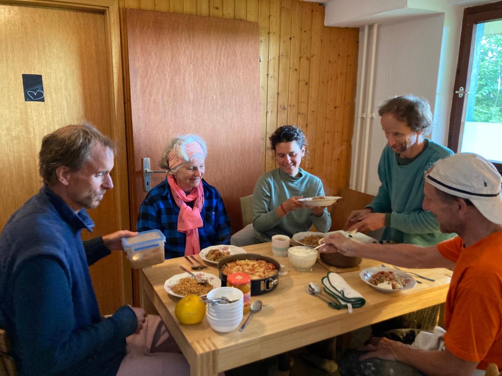 Helferaktionen am Ort der Meditation